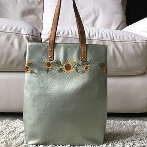 Louis Vuitton Vernis Leather Monogram Tote bag